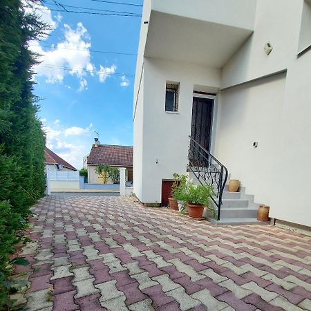Appartement Meuble Avec Deux Chambres Moulins  Eksteriør bilde