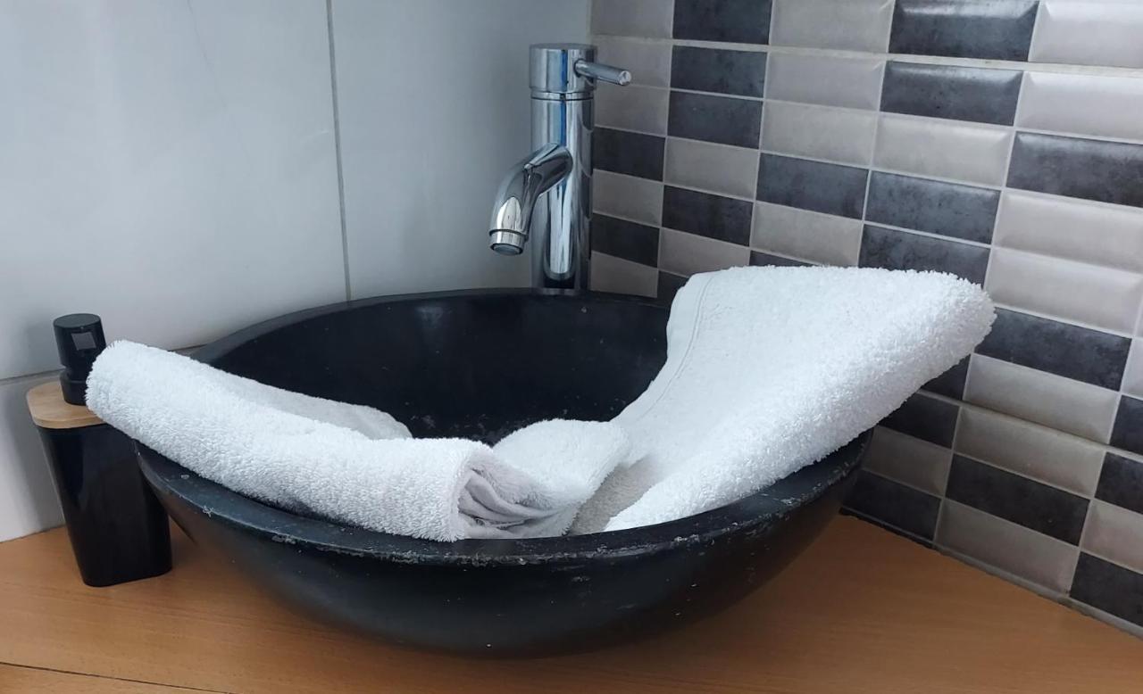Appartement Meuble Avec Deux Chambres Moulins  Eksteriør bilde