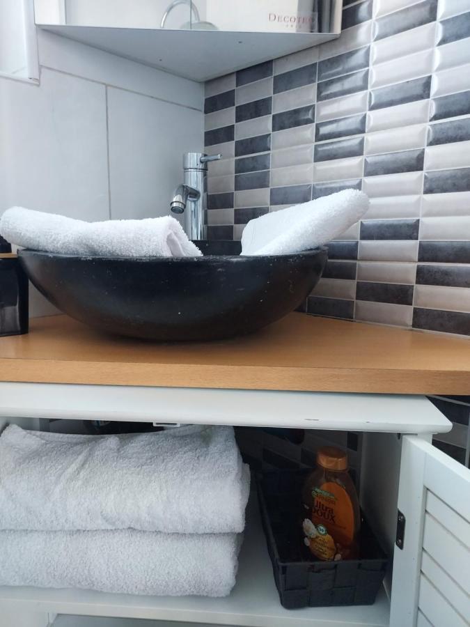 Appartement Meuble Avec Deux Chambres Moulins  Eksteriør bilde