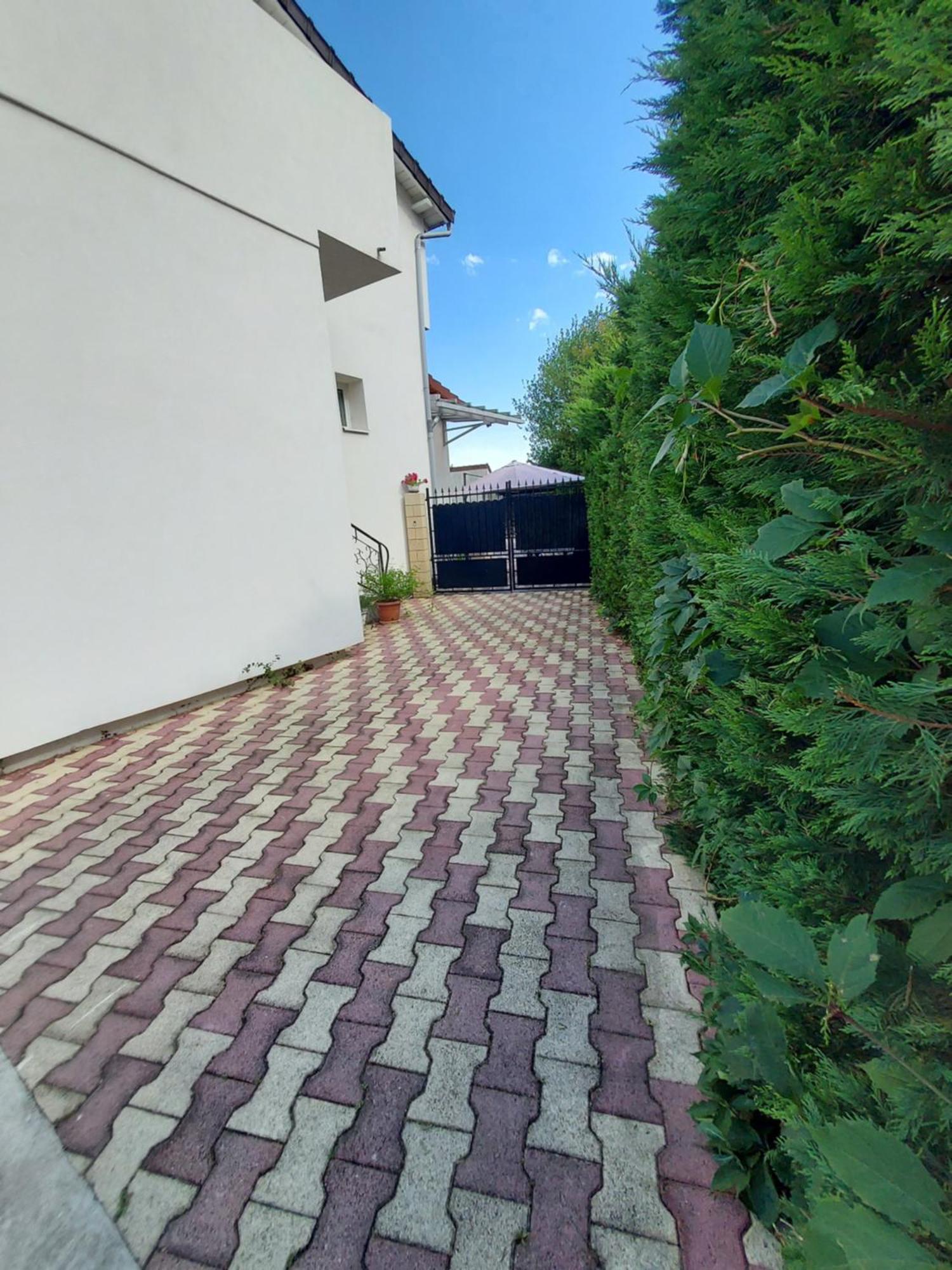 Appartement Meuble Avec Deux Chambres Moulins  Eksteriør bilde